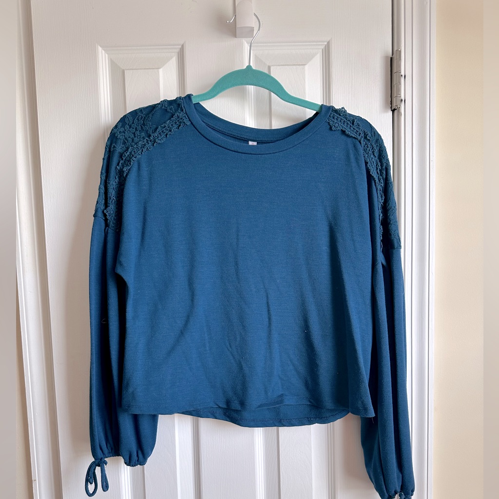 Xhilaration Sweater